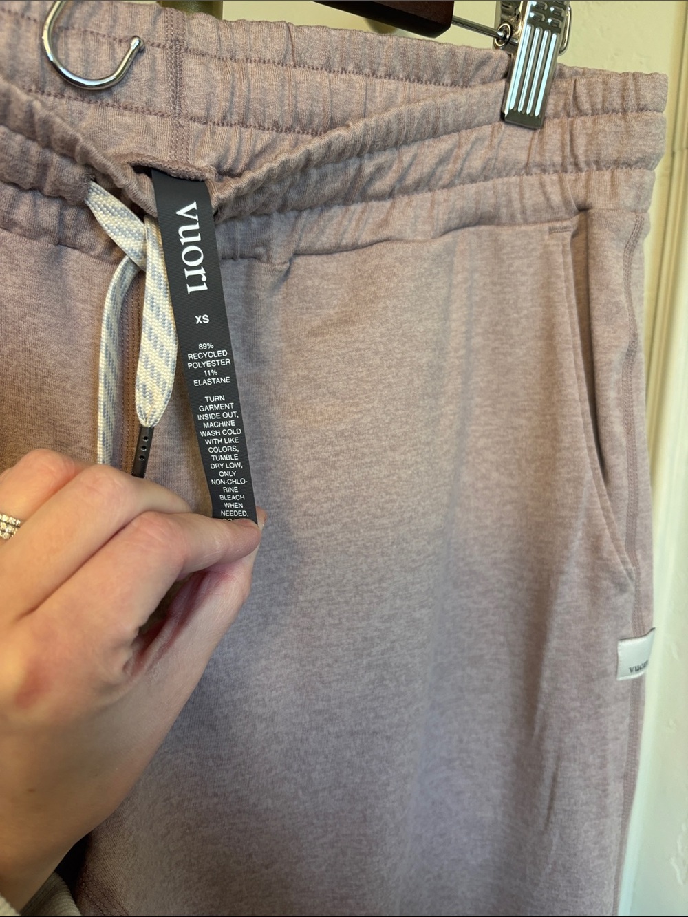 Vuori Performance Jogger - Light Pink/Purple Jogger Sweatpants - MSRP $118 NWOT - Picture 3 of 4